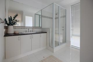 Luxury at the Cove - 4