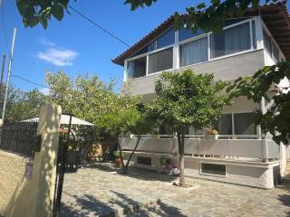 Hera Comfy And Spacious House Near The Airport - Áyios Spirídhon - 9