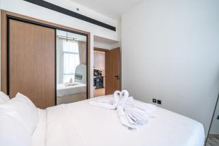 Homes & Beyond l Serene 1BR Retreat in JVC - 5