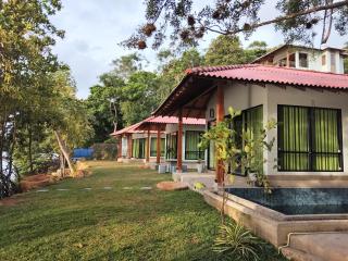 River Shades Hotel - Hikkaduwa - 0