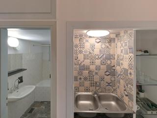 Charming 1-BR Apt in Kypseli with 100Mbps Internet - 9