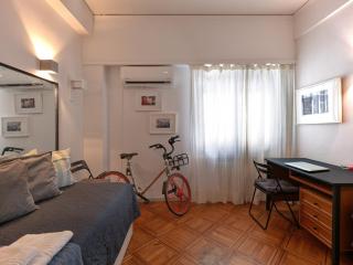 Charming 1-BR Apt in Kypseli with 100Mbps Internet - 6
