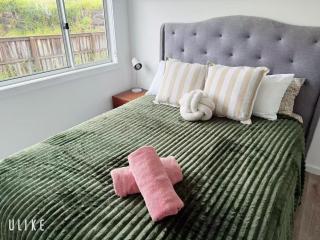 Cozy Stay 4BR Townhouse - 3