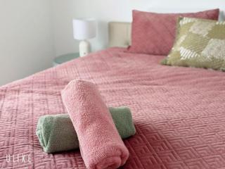 Cozy Stay 4BR Townhouse - 2