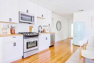 WEHO 12 Pax Charming house with Outdoor Oasis - 1