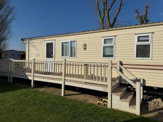 Family 3 Bedroom van linen included Pets go Free - Heacham - 0