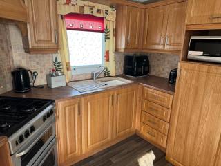Family 3 Bedroom van linen included Pets go Free - Heacham - 3