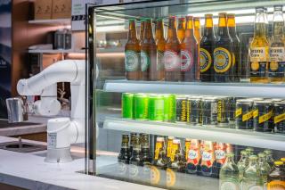 Shanghai Elong Hotel by the bund and Nanjing road Pedestrian street - 1