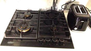 Modern 1 Bed Smart Flat in Upper Hutt with Full Kitchen, Parking - 5 minutes to Brewtown - Upper Hutt - 1