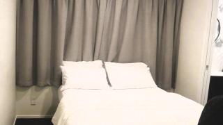 Modern 1 Bed Smart Flat in Upper Hutt with Full Kitchen, Parking - 5 minutes to Brewtown - Upper Hutt - 5