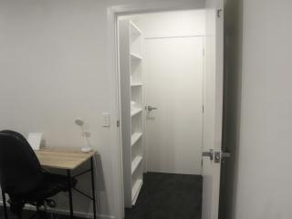 Modern 1 Bed Smart Flat in Upper Hutt with Full Kitchen, Parking - 5 minutes to Brewtown - Upper Hutt - 2