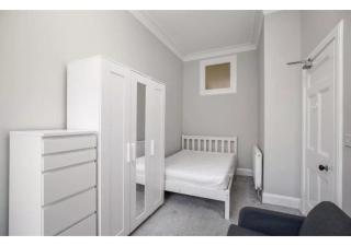 Spacious 3-Bedroom Flat in Charming Bruntsfield - Edimburgo - 0