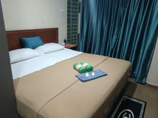 S3 GOLDEN hotel - Kampung Dengkil - 1