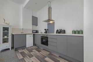 Coastal Residence - Central - 2 Beds - Contractors - Eastbourne - 9