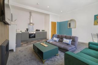Coastal Residence - Central - 2 Beds - Contractors - Eastbourne - 3