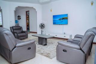 Sofitel Executive 4 bedrooms all ensuite own compound - Kisumu - 9