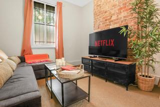 3-Bedroom Near Darling Harbour Good for 8 Guests - Sydney - 0