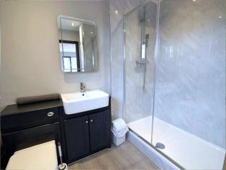 Lakeview House 2x Hot Tub & Games Room - York - 3
