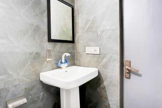 Hotel O Dallupura Road Noida - New Delhi - 5