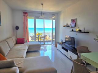 Beachfront & Sea View Apartment - Durrës - 8