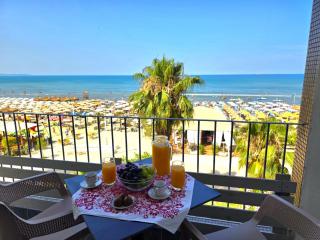 Beachfront & Sea View Apartment - Durrës - 7