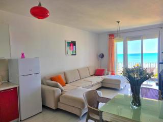 Beachfront & Sea View Apartment - Durrës - 6