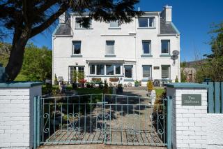 Two Harbours Guest House - - 8