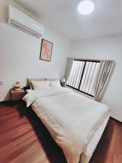 Moon Hotel - 2