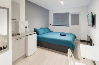 12 London Deluxe Studios - Streatham Vale - 9