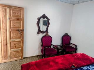 Bau Jee Hotel and Restaurant - Astor - 4