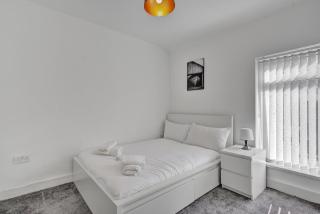 Modern Liverpool Home - 1min walk to bus stop - Liverpool - 2