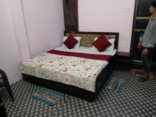 The Krishna luxury stay guest house - Ayodhya - 5