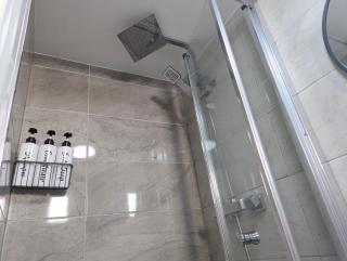 Private & Relaxed Apartments 6-10 - Cardiff - 5