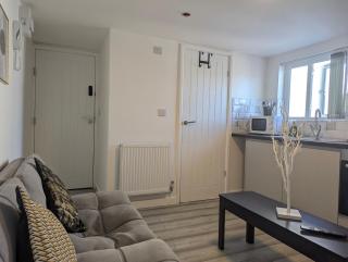 Private & Relaxed Apartments 6-10 - Cardiff - 1
