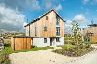 Everdene OI14 Lakeside Property with Hot Tub at Silverlake Dorset - Warmwell - 4