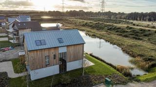 Everdene OI14 Lakeside Property with Hot Tub at Silverlake Dorset - Warmwell - 3