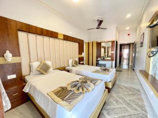 Premium SWIMMING POOL - Hotel A1LAG00N !Puri, Near Sea Beach And Jagannath Temple, Fully Air conditioned Rooms With Wifi- Restaurant & Lift and Parking Facilities, - BREAKFAST INCLUDED - BEST STAY IN PURI - Puri - 8