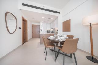 StayShort - Vibrant 1-Bedroom in JVC Sleeps 4 with balcony - 4