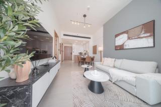 Free housekeeping visits during your stay - StayShort - Vibrant 1-Bedroom in JVC Sleeps 4 with balcony - 3