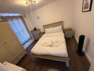 The Brixton Vining Street 4-Bed Urban Retreat BT7 - 6