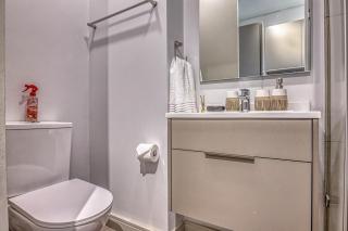 Modern One Rosebank Studio Apartment 456 - Johannesburg - 2