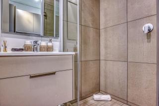 Modern One Rosebank Studio Apartment 456 - Johannesburg - 5