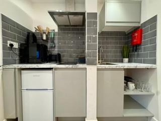 Canal Walk Studio Apartments - Southampton - 3