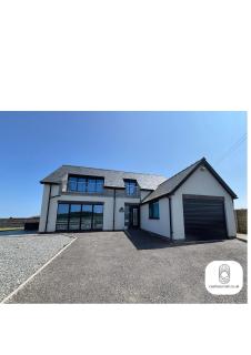 Luxury 4-Bedroom Beachfront Home with Hot Tub & Games Room - Cayton - 9