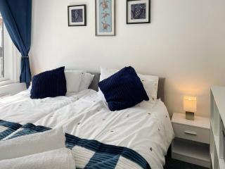 2BR Filey Flat, Near Seafront - Perfect for Getaways - Filey - 9