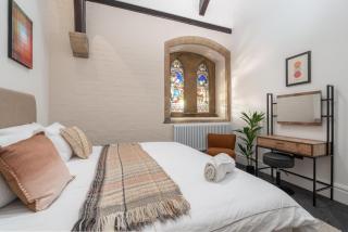 Rare Historic Church Stained Glass Parking - Waterloo - 9