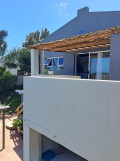 Modern Serene Apartment - 7