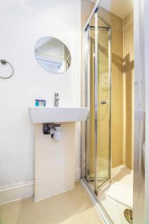 Lovely SelfContained Radiant Studio with Patio - Londra - 2