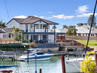Private Jetty -family & Pet Friendly - Mandurah - 4