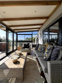 Ricky's Valley View Holiday Home - 9